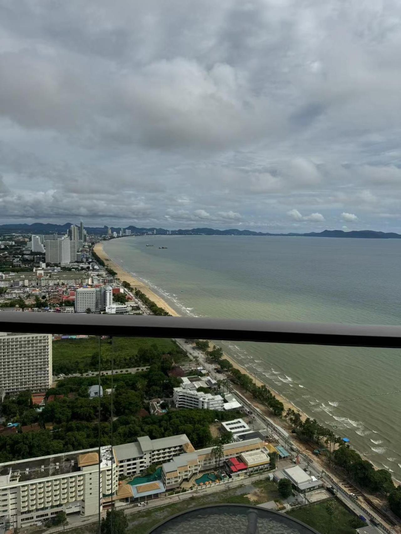 Copacabana Beach Jomtien 科帕卡巴纳海乔木提安海滩毗邻乔木提安夜市 Eksteriør billede